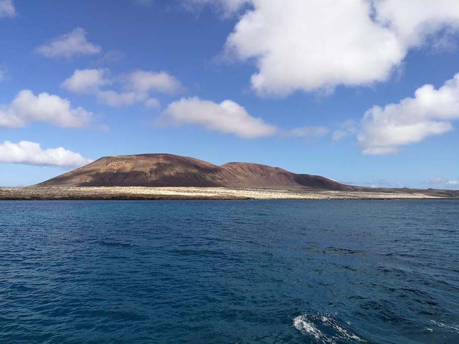 Отель Magnifico Barco En La Graciosa Калета-де-Себо Экстерьер фото