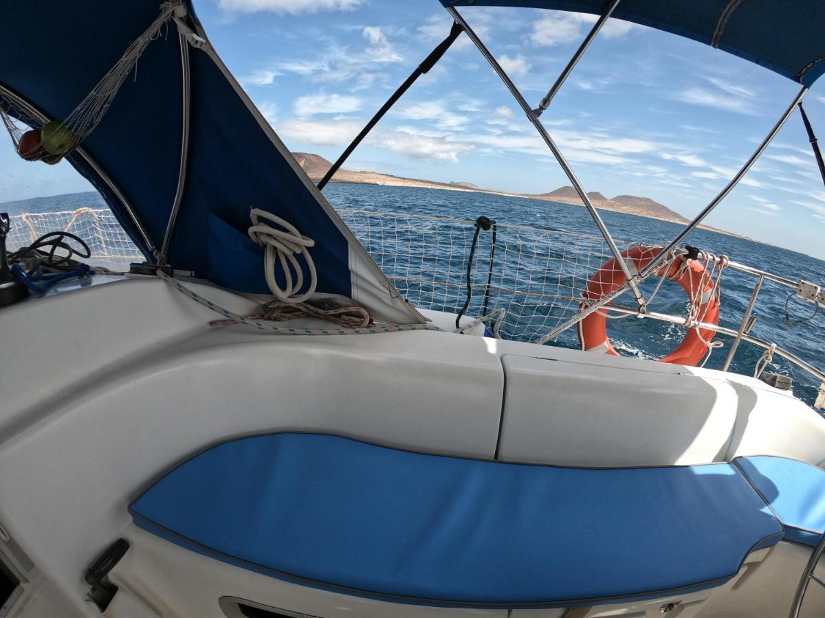 Отель Magnifico Barco En La Graciosa Калета-де-Себо Экстерьер фото