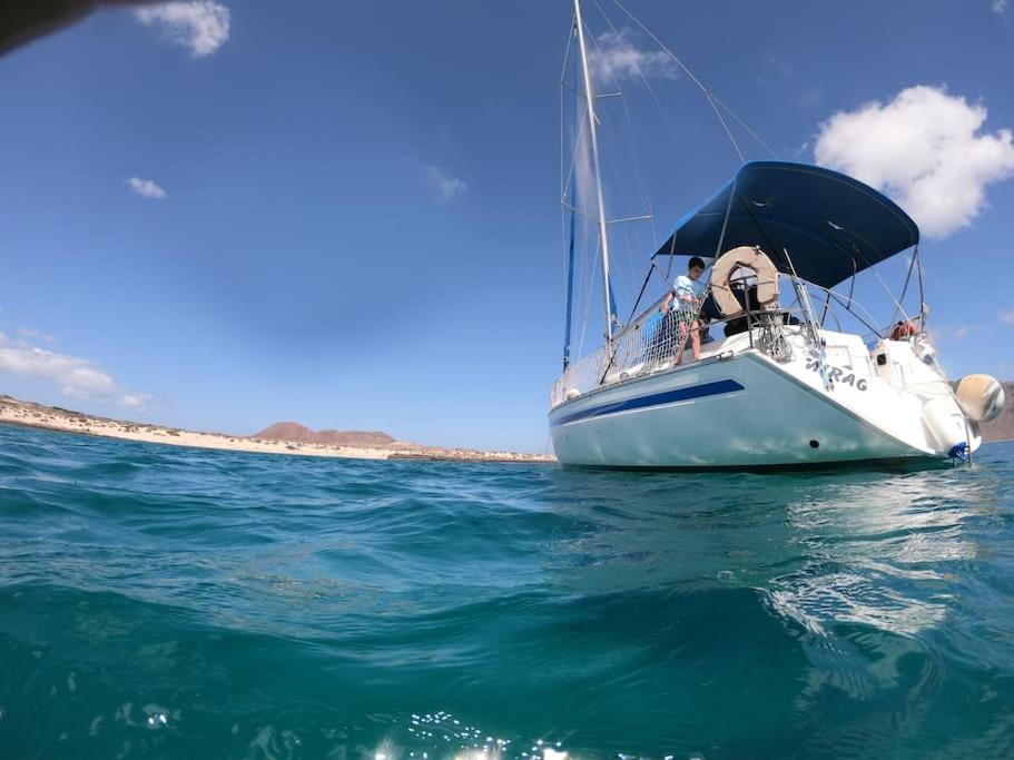 Отель Magnifico Barco En La Graciosa Калета-де-Себо Экстерьер фото