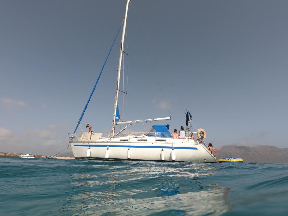 Отель Magnifico Barco En La Graciosa Калета-де-Себо Экстерьер фото