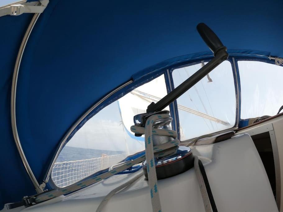 Отель Magnifico Barco En La Graciosa Калета-де-Себо Экстерьер фото