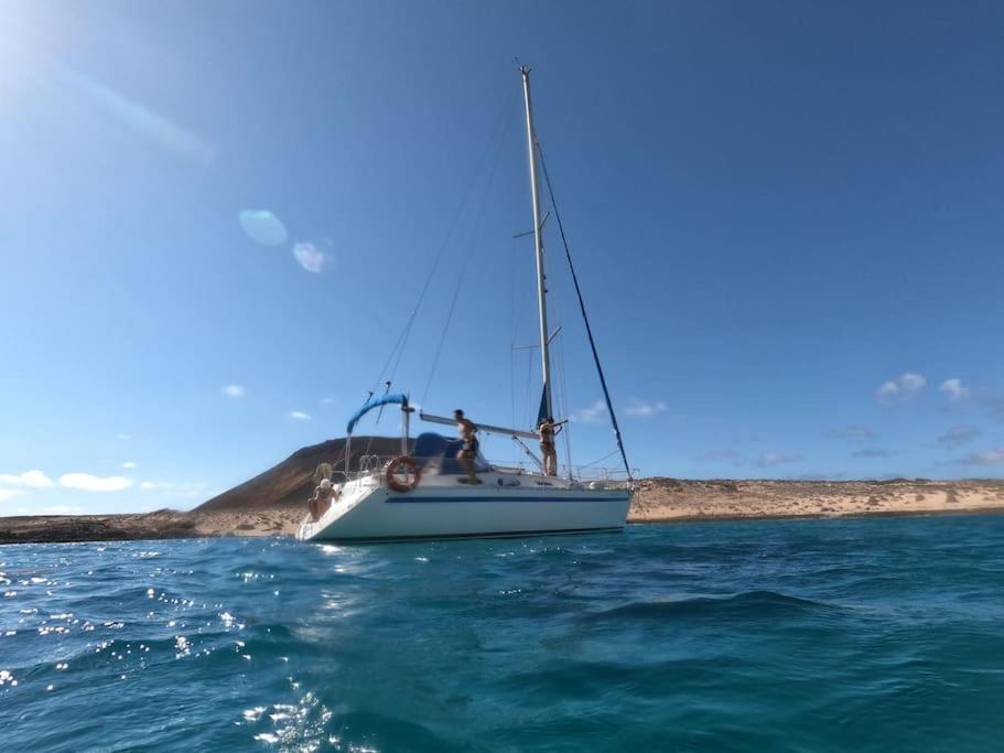 Отель Magnifico Barco En La Graciosa Калета-де-Себо Экстерьер фото
