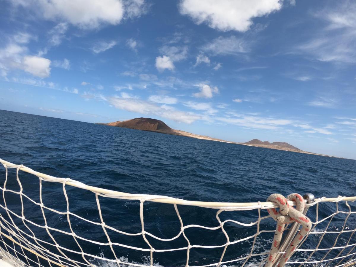 Отель Magnifico Barco En La Graciosa Калета-де-Себо Экстерьер фото