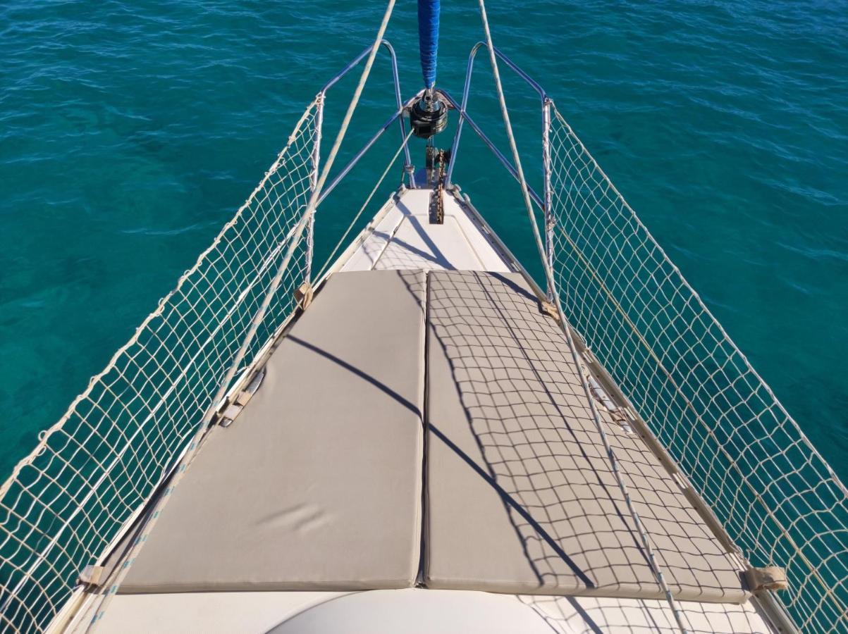 Отель Magnifico Barco En La Graciosa Калета-де-Себо Экстерьер фото