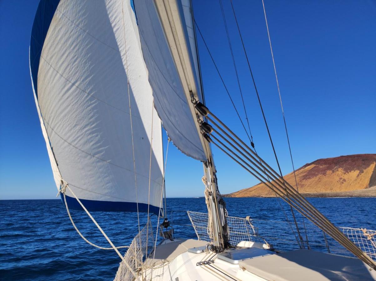 Отель Magnifico Barco En La Graciosa Калета-де-Себо Экстерьер фото