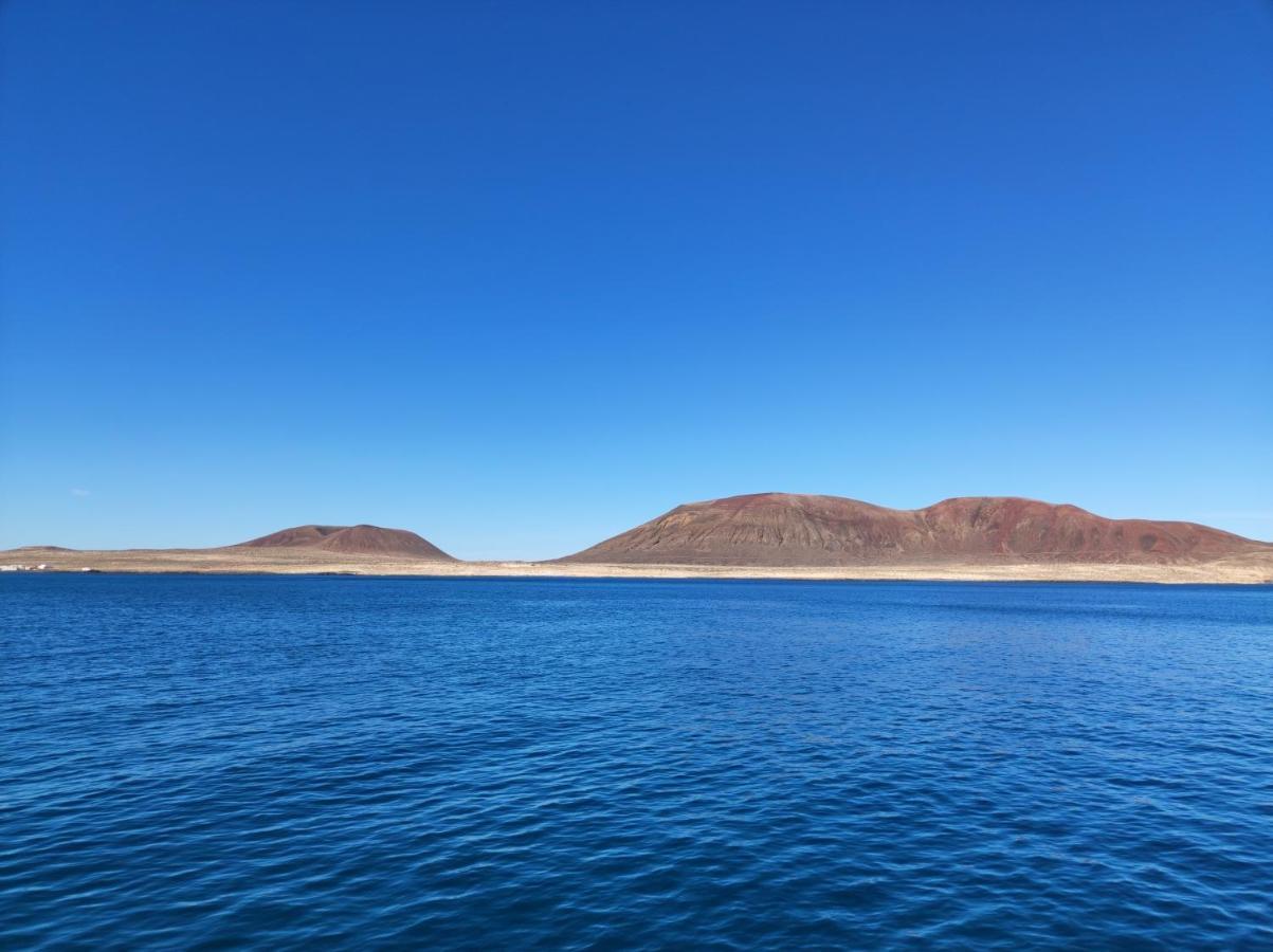 Отель Magnifico Barco En La Graciosa Калета-де-Себо Экстерьер фото